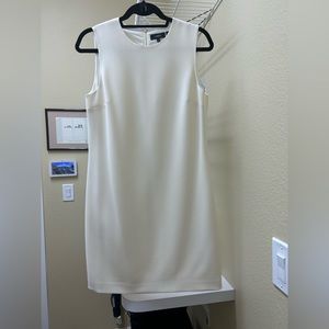 Theory white crepe shift dress size 6.